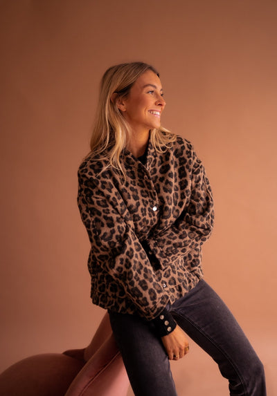 Charlene™ – Chic Leopard Print Jacket with Luxurious Appeal